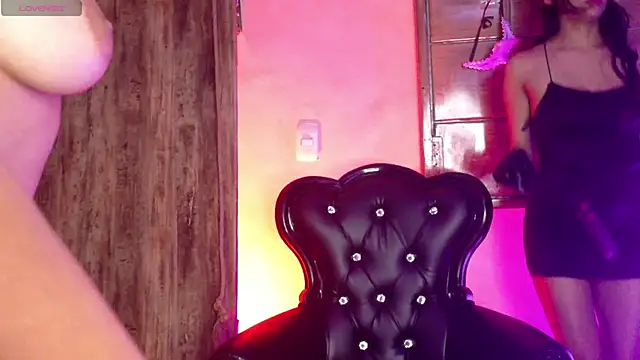 Scarlett Bdsm  online show from May 9, 2026, 4:38 am