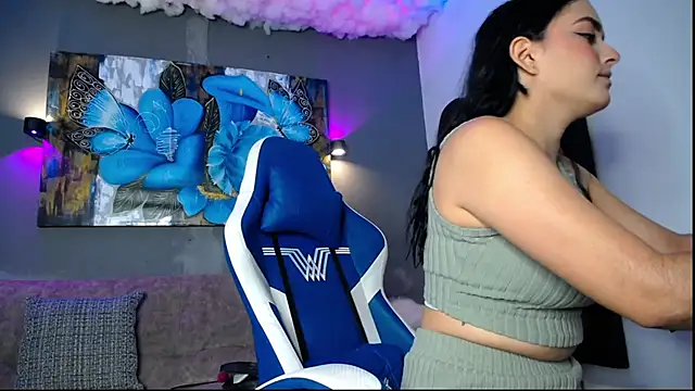 Snapshot of ElizabethAndEliana chatting on May 13, 2026, 12:45 pm ElizabethAndEliana online show from May 13, 2026, 12:45 pm