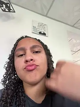 Selene Voon  online show from August 3, 2026, 8:04 pm