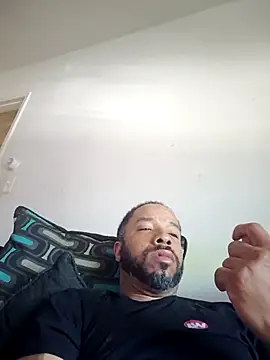 yoursexydaddy8181 online show from June 4, 2026, 1:38 pm