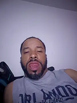 yoursexydaddy8181 online show from June 5, 2026, 6:51 am
