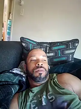 yoursexydaddy8181 online show from June 13, 2026, 1:42 pm