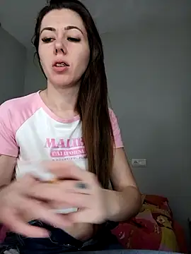 ssaarayy26 online show from May 15, 2026, 8:07 pm