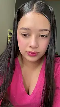 Snapshot of GlimmerRosse chatting on June 18, 2026, 4:56 pm GlimmerRosse online show from June 18, 2026, 4:56 pm