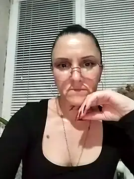 MillaMia45 online show from May 17, 2026, 7:14 pm