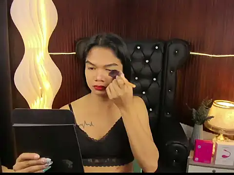 Snapshot of Naya_Hilton chatting on May 18, 2026, 6:56 pm Naya Hilton online show from May 18, 2026, 6:56 pm