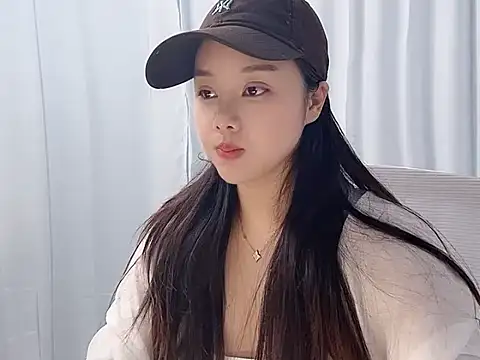Qingqing19 online show from May 10, 2026, 2:08 pm