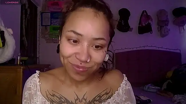 Snapshot of suky_fox chatting on June 27, 2026, 5:52 pm suky fox online show from June 27, 2026, 5:52 pm