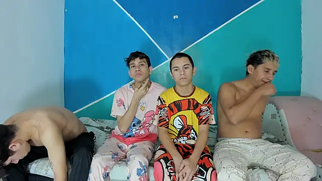 wild boys zs online show from July 15, 2026, 5:25 am