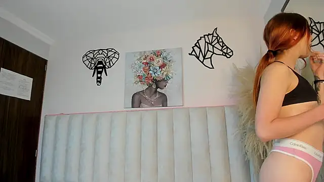 Snapshot of Kira_Venom chatting on June 19, 2026, 12:11 pm Kira Venom online show from June 19, 2026, 12:11 pm