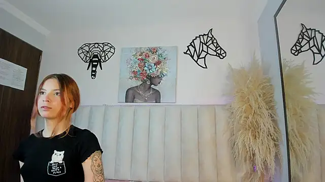 Snapshot of Kira_Venom chatting on June 4, 2026, 12:10 pm Kira Venom online show from June 4, 2026, 12:10 pm