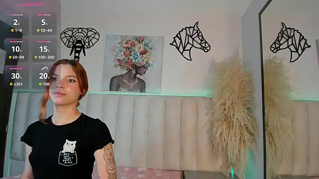 Snapshot of Kira_Venom chatting on June 11, 2026, 12:02 pm Kira Venom online show from June 11, 2026, 12:02 pm