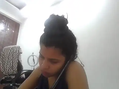Snapshot of Myra- chatting on May 13, 2026, 1:18 pm Myra- online show from May 13, 2026, 1:18 pm