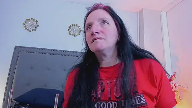 CloeMature online show from June 20, 2026, 2:38 am