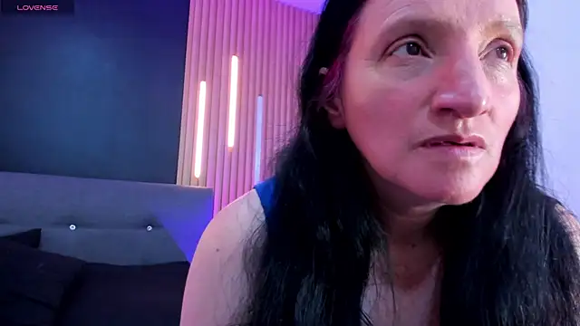 CloeMature online show from June 14, 2026, 2:08 am