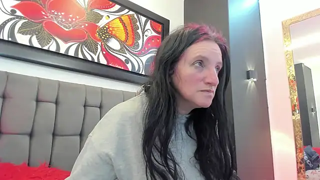 CloeMature online show from July 13, 2026, 2:33 am
