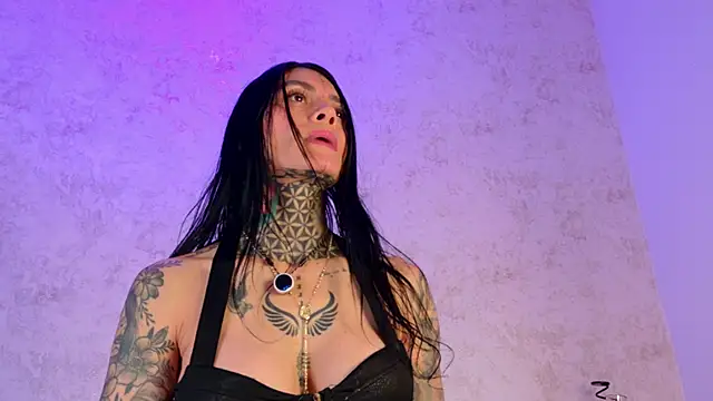 Mia hill1 online show from May 17, 2026, 8:09 pm
