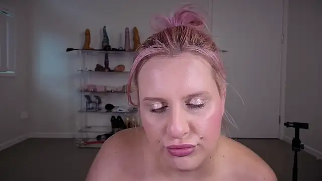 Alexisdownunderx online show from May 6, 2026, 1:20 am