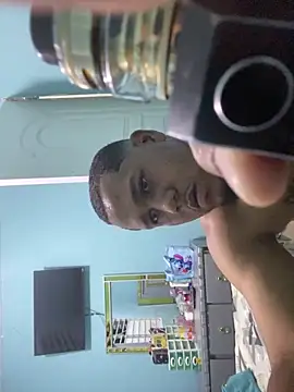 luis0570 online show from June 7, 2026, 2:17 am