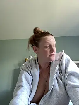 Kellilyn10 online show from May 31, 2026, 8:31 pm