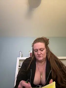 Kellilyn10 online show from June 18, 2026, 2:32 am