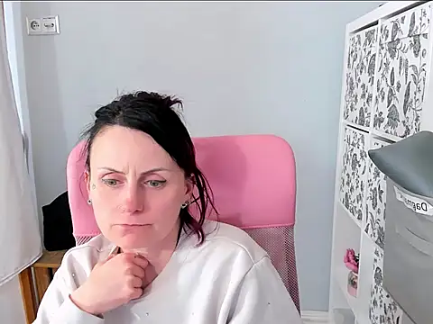 Snapshot of PattyXDesire chatting on May 9, 2026, 5:44 am PattyXDesire online show from May 9, 2026, 5:44 am