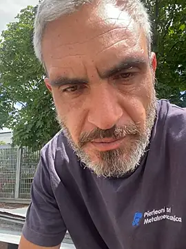 mauro22cm4 online show from May 7, 2026, 11:35 am