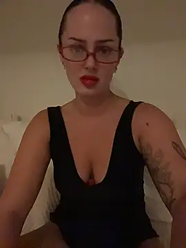molotovmami online show from July 6, 2026, 11:18 pm