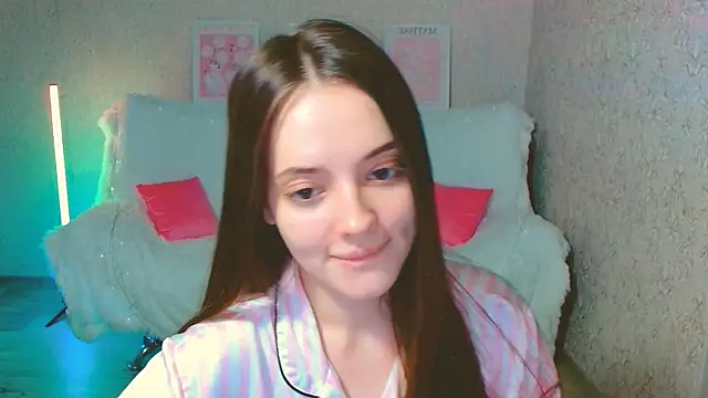 SiennaMia online show from June 4, 2026, 3:49 pm