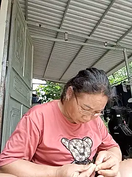 BlueGirlyeah online show from June 11, 2026, 7:16 am