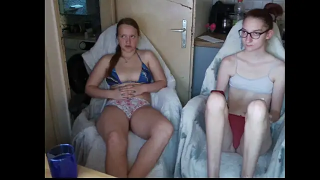 Sexycouple3518 online show from May 25, 2026, 5:55 pm