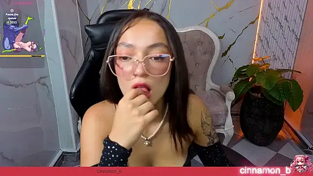 Cinnamon b online show from May 14, 2026, 7:55 pm