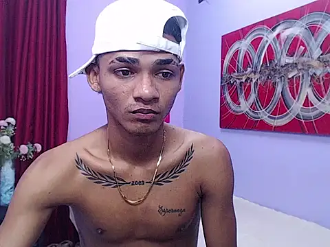 black twinks online show from May 16, 2026, 2:43 am