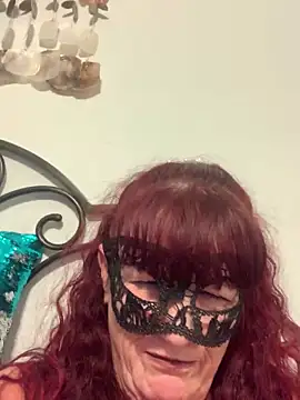 Foxxyredd online show from May 8, 2026, 2:37 am