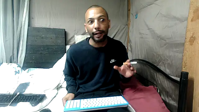Camodick online show from July 19, 2026, 5:42 pm