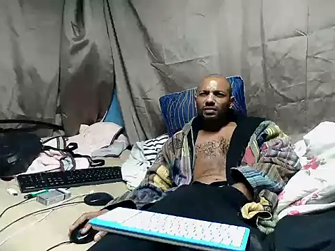 Camodick online show from May 4, 2026, 2:26 am