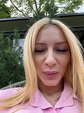 AngieShae online show from May 19, 2026, 2:46 pm