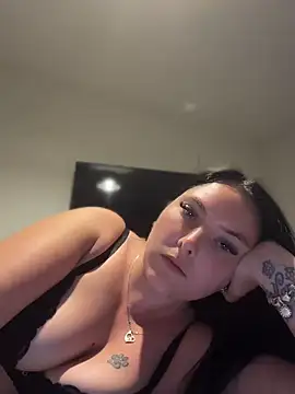 lilylove331 online show from May 24, 2026, 10:09 pm