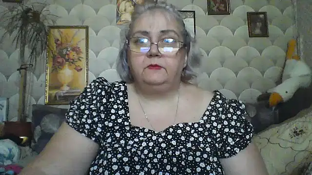 Snapshot of MarinaFarina53 chatting on July 17, 2026, 6:10 am MarinaFarina53 online show from July 17, 2026, 6:10 am