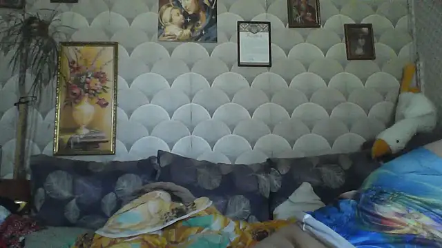Snapshot of MarinaFarina53 chatting on July 18, 2026, 6:33 am MarinaFarina53 online show from July 18, 2026, 6:33 am
