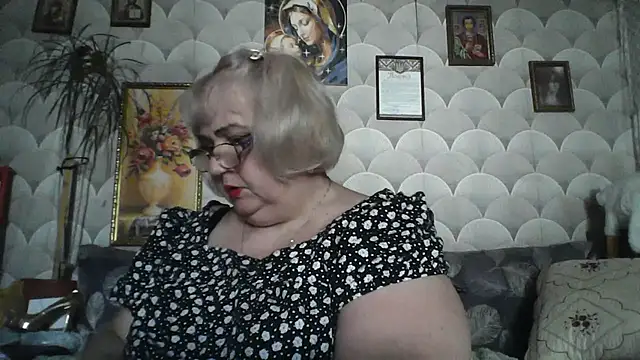 Snapshot of MarinaFarina53 chatting on June 22, 2026, 5:04 am MarinaFarina53 online show from June 22, 2026, 5:04 am
