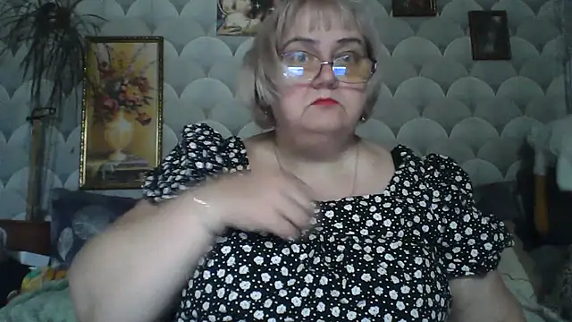 Snapshot of MarinaFarina53 chatting on June 19, 2026, 5:13 am MarinaFarina53 online show from June 19, 2026, 5:13 am