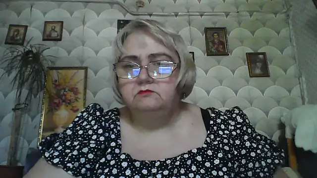 Snapshot of MarinaFarina53 chatting on June 11, 2026, 5:37 am MarinaFarina53 online show from June 11, 2026, 5:37 am