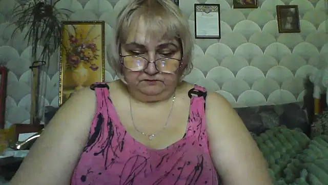 Snapshot of MarinaFarina53 chatting on June 20, 2026, 7:13 am MarinaFarina53 online show from June 20, 2026, 7:13 am