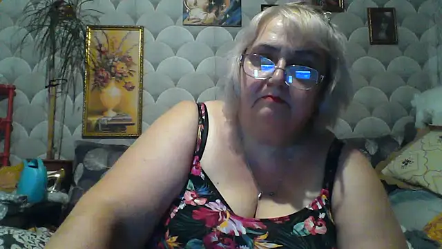 Snapshot of MarinaFarina53 chatting on June 30, 2026, 6:08 pm MarinaFarina53 online show from June 30, 2026, 6:08 pm