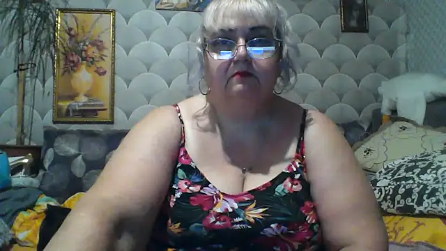 Snapshot of MarinaFarina53 chatting on July 1, 2026, 6:19 pm MarinaFarina53 online show from July 1, 2026, 6:19 pm