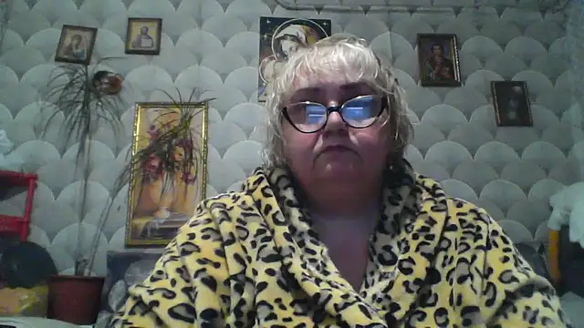 MarinaFarina53 online show from May 19, 2026, 4:58 pm