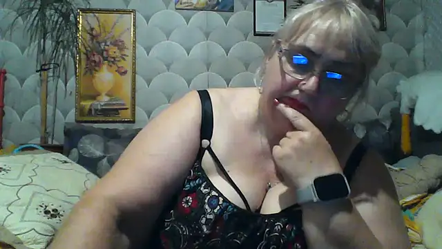 Snapshot of MarinaFarina53 chatting on July 3, 2026, 6:25 pm MarinaFarina53 online show from July 3, 2026, 6:25 pm
