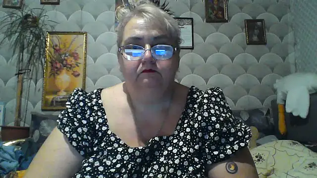 Snapshot of MarinaFarina53 chatting on July 8, 2026, 10:21 pm MarinaFarina53 online show from July 8, 2026, 10:21 pm