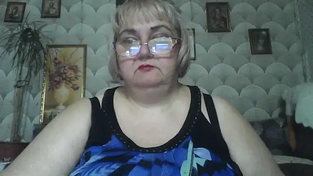 Snapshot of MarinaFarina53 chatting on June 6, 2026, 7:02 am MarinaFarina53 online show from June 6, 2026, 7:02 am
